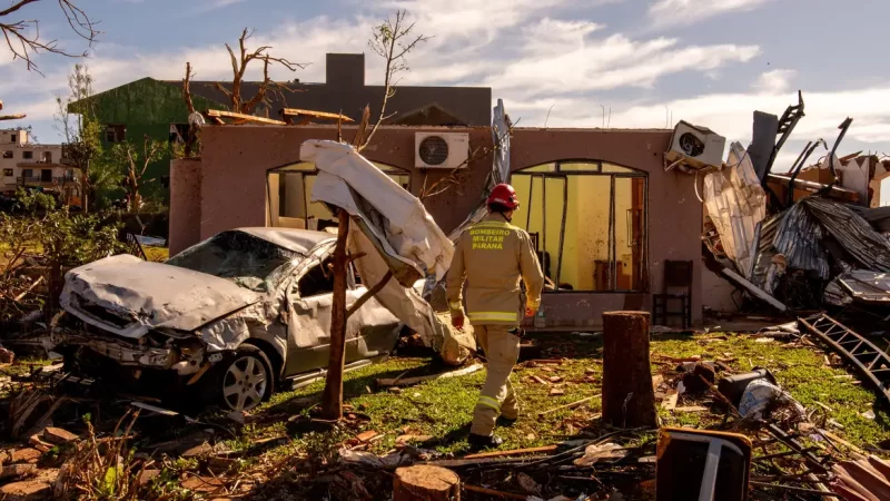 Tornados simultâneos no Sul surpreenderam meteorologistas