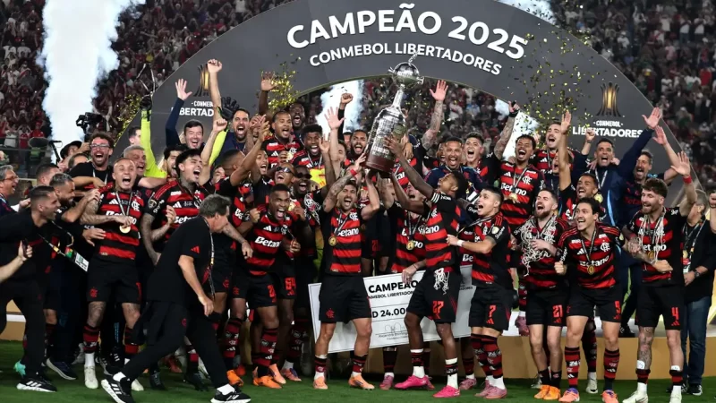Flamengo vence Palmeiras e vira 1º brasileiro tetra da Libertadores
