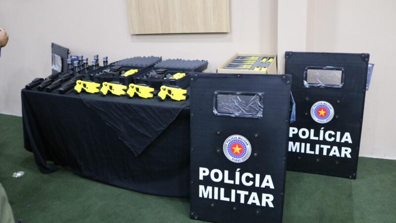 PM entrega 501 pistolas taser e equipamentos de proteção para unidades operacionais no Piauí