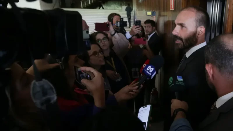 Por unanimidade, STF torna Eduardo Bolsonaro réu por atuação nos EUA