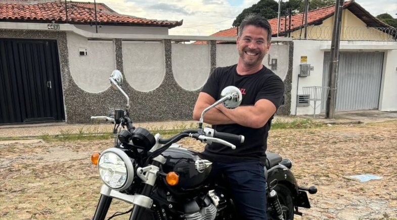 Locutor e apresentador César Filho sofre grave acidente de moto na PI-114
