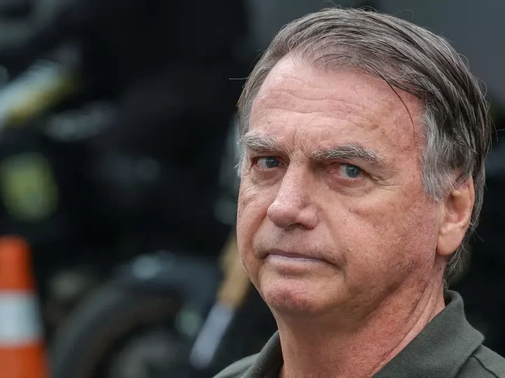 Bolsonaro passou por nova cirurgia para tratar soluço, diz Michelle