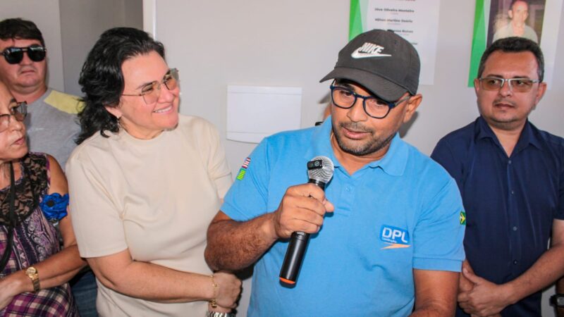 Prefeitura de Piripiri inaugura Ponto de Táxi Elias de Sousa Silva na Praça da Saudade