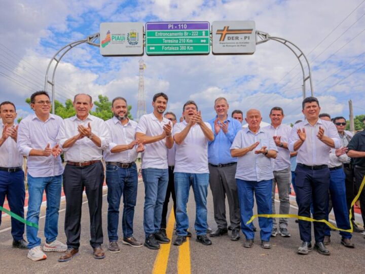 Governador inaugura rodovia e autoriza construção de rodoviária e reforma de estádio em São João da Fronteira