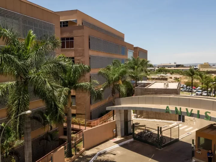 Anvisa suspende suplementos alimentares de duas marcas; confira